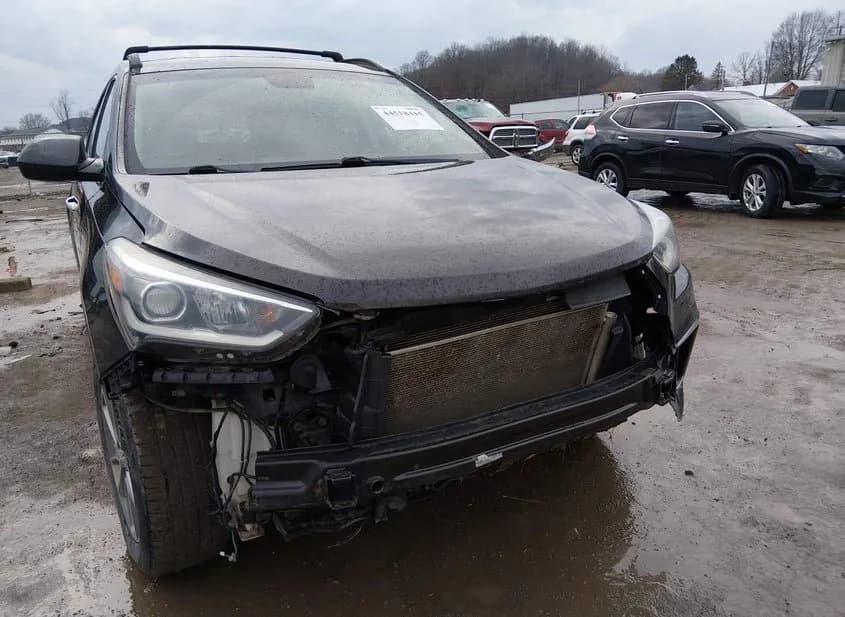 2017 HYUNDAI Santa Fe Used VIN KM8SM4HF5HU239461 – exterior detail 2017 HYUNDAI Santa Fe Used VIN KM8SM4HF5HU239461 – exterior detail