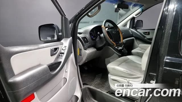 2017 Hyundai Grand Starex 5-Seater VAN Sold VIN KMFWBX7KAHU900990 – side profile 2017 Hyundai Grand Starex 5-Seater VAN Sold VIN KMFWBX7KAHU900990 – side profile