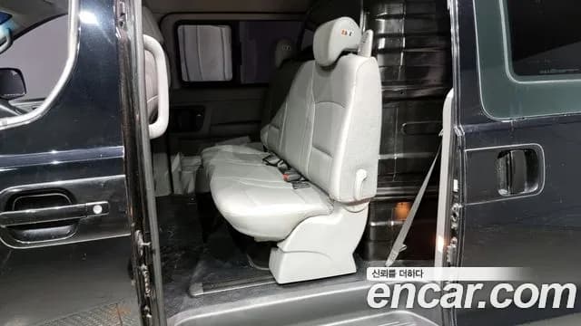 2017 Hyundai Grand Starex 5-Seater VAN Sold VIN KMFWBX7KAHU900990 – photo 12 2017 Hyundai Grand Starex 5-Seater VAN Sold VIN KMFWBX7KAHU900990 – photo 12