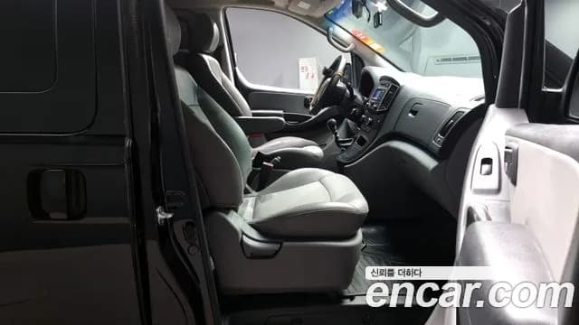 2017 Hyundai Grand Starex 5-Seater VAN Sold VIN KMFWBX7KAHU900990 – photo 17 2017 Hyundai Grand Starex 5-Seater VAN Sold VIN KMFWBX7KAHU900990 – photo 17