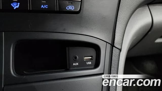 2018 Hyundai The New Grand Starex Van 3-Seater Sold VIN KMFWBX7KAJU989558 – rear exterior 2018 Hyundai The New Grand Starex Van 3-Seater Sold VIN KMFWBX7KAJU989558 – rear exterior