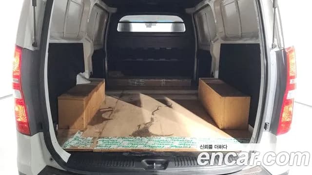 2018 Hyundai The New Grand Starex Van 3-Seater Sold VIN KMFWBX7KAJU989558 – interior seats 2018 Hyundai The New Grand Starex Van 3-Seater Sold VIN KMFWBX7KAJU989558 – interior seats