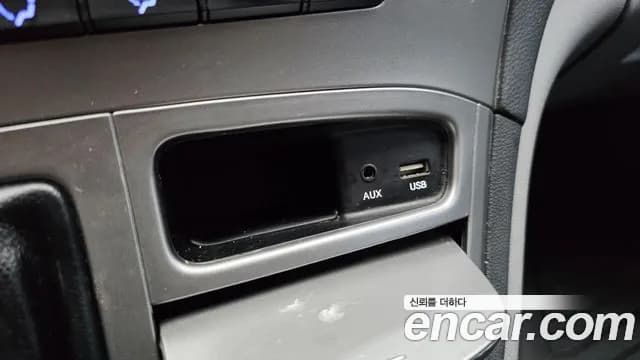 2021 Hyundai The New Grand Starex Van 3-Seater Sold VIN KMFWBX7KAMU198882 – interior seats 2021 Hyundai The New Grand Starex Van 3-Seater Sold VIN KMFWBX7KAMU198882 – interior seats