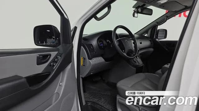 2017 Hyundai Grand Starex 3-Seater VAN Sold VIN KMFWBX7KBHU898067 – trunk area 2017 Hyundai Grand Starex 3-Seater VAN Sold VIN KMFWBX7KBHU898067 – trunk area