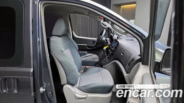 2017 Hyundai Grand Starex 5-Seater VAN Sold VIN KMFWBX7KBHU918723 – photo 17 2017 Hyundai Grand Starex 5-Seater VAN Sold VIN KMFWBX7KBHU918723 – photo 17