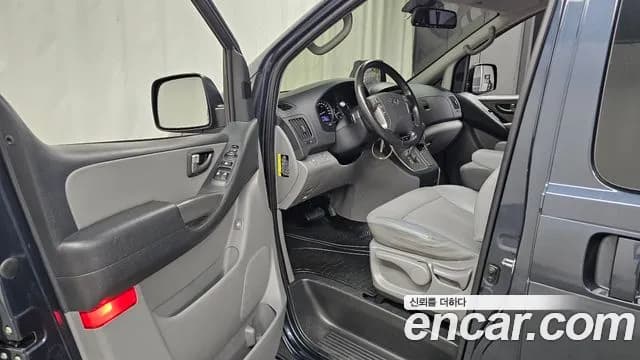 2017 Hyundai Grand Starex 5-Seater VAN Sold VIN KMFWBX7KBHU923684 – side profile 2017 Hyundai Grand Starex 5-Seater VAN Sold VIN KMFWBX7KBHU923684 – side profile