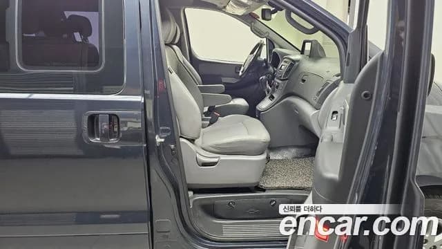 2017 Hyundai Grand Starex 5-Seater VAN Sold VIN KMFWBX7KBHU923684 – engine bay 2017 Hyundai Grand Starex 5-Seater VAN Sold VIN KMFWBX7KBHU923684 – engine bay