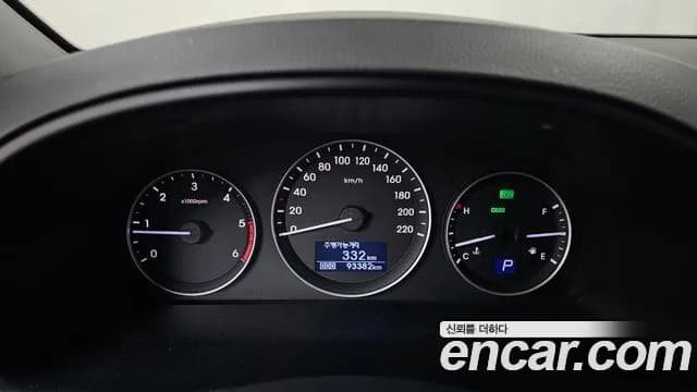2017 Hyundai Grand Starex 5-Seater VAN Sold VIN KMFWBX7KBHU923684 – photo 15 2017 Hyundai Grand Starex 5-Seater VAN Sold VIN KMFWBX7KBHU923684 – photo 15