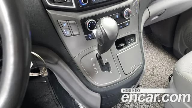 2017 Hyundai Grand Starex 5-Seater VAN Sold VIN KMFWBX7KBHU923684 – photo 16 2017 Hyundai Grand Starex 5-Seater VAN Sold VIN KMFWBX7KBHU923684 – photo 16