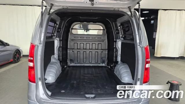 2018 Hyundai Grand Starex 5-Seater VAN Sold VIN KMFWBX7KBJU929766 – interior seats 2018 Hyundai Grand Starex 5-Seater VAN Sold VIN KMFWBX7KBJU929766 – interior seats