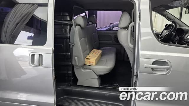 2018 Hyundai Grand Starex 5-Seater VAN Sold VIN KMFWBX7KBJU929766 – exterior detail 2018 Hyundai Grand Starex 5-Seater VAN Sold VIN KMFWBX7KBJU929766 – exterior detail