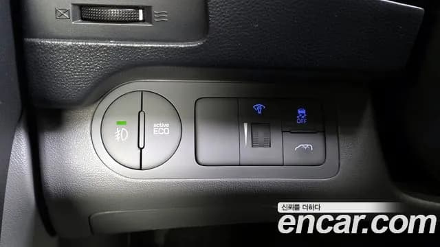 2018 Hyundai Grand Starex 5-Seater VAN Sold VIN KMFWBX7KBJU949826 – exterior detail 2018 Hyundai Grand Starex 5-Seater VAN Sold VIN KMFWBX7KBJU949826 – exterior detail