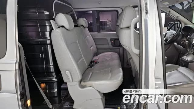 2018 Hyundai Grand Starex 5-Seater VAN Sold VIN KMFWBX7KBJU949985 – trunk area 2018 Hyundai Grand Starex 5-Seater VAN Sold VIN KMFWBX7KBJU949985 – trunk area