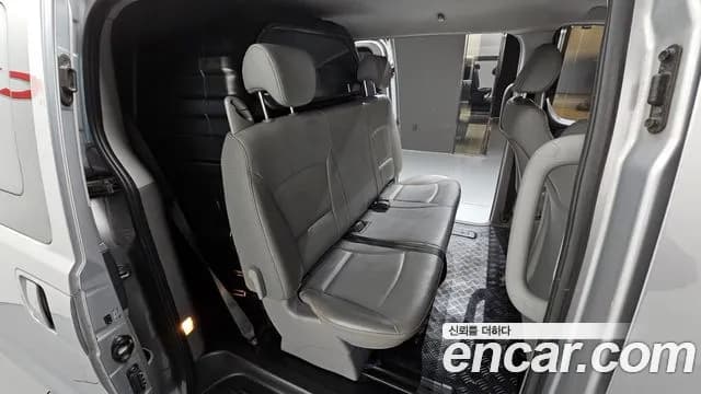2018 Hyundai Grand Starex 5-Seater VAN Sold VIN KMFWBX7KBJU962633 – trunk area 2018 Hyundai Grand Starex 5-Seater VAN Sold VIN KMFWBX7KBJU962633 – trunk area