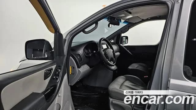 2018 Hyundai Grand Starex 5-Seater VAN Sold VIN KMFWBX7KBJU966691 – interior seats 2018 Hyundai Grand Starex 5-Seater VAN Sold VIN KMFWBX7KBJU966691 – interior seats