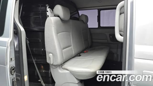 2018 Hyundai The New Grand Starex Van 5-Seater Sold VIN KMFWBX7KBJU974769 – trunk area 2018 Hyundai The New Grand Starex Van 5-Seater Sold VIN KMFWBX7KBJU974769 – trunk area
