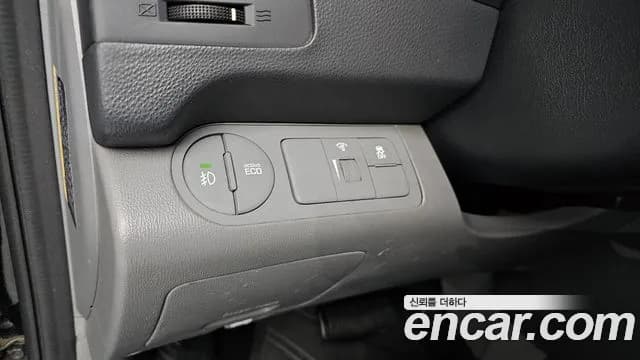 2018 Hyundai The New Grand Starex Van 3-Seater Sold VIN KMFWBX7KBJU984868 – interior seats 2018 Hyundai The New Grand Starex Van 3-Seater Sold VIN KMFWBX7KBJU984868 – interior seats