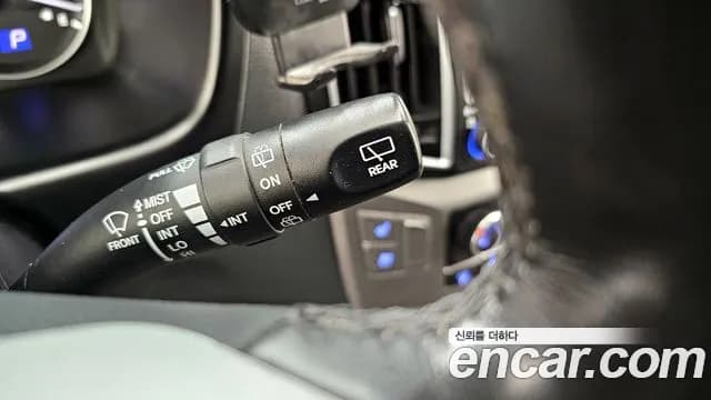 2019 Hyundai The New Grand Starex Van 5-Seater Sold VIN KMFWBX7KBKU019176 – interior seats 2019 Hyundai The New Grand Starex Van 5-Seater Sold VIN KMFWBX7KBKU019176 – interior seats