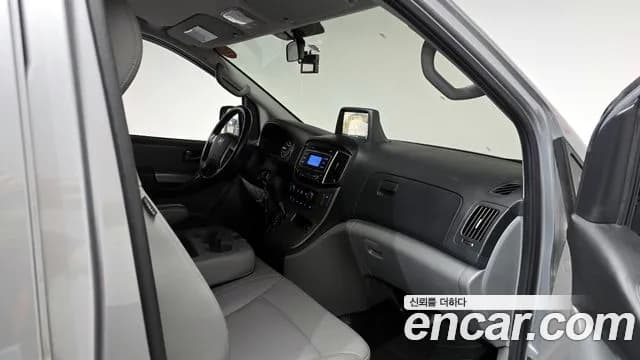 2019 Hyundai The New Grand Starex Van 3-Seater Sold VIN KMFWBX7KBKU025012 – rear exterior 2019 Hyundai The New Grand Starex Van 3-Seater Sold VIN KMFWBX7KBKU025012 – rear exterior