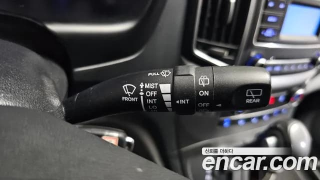 2019 Hyundai The New Grand Starex Van 3-Seater Sold VIN KMFWBX7KBKU025012 – interior seats 2019 Hyundai The New Grand Starex Van 3-Seater Sold VIN KMFWBX7KBKU025012 – interior seats