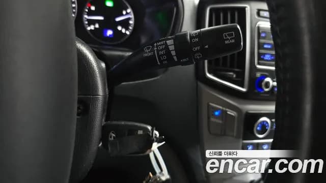 2019 Hyundai The New Grand Starex Van 3-Seater Sold VIN KMFWBX7KBKU025033 – trunk area 2019 Hyundai The New Grand Starex Van 3-Seater Sold VIN KMFWBX7KBKU025033 – trunk area