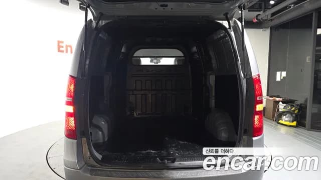 2019 Hyundai The New Grand Starex Van 5-Seater Sold VIN KMFWBX7KBKU032043 – rear exterior 2019 Hyundai The New Grand Starex Van 5-Seater Sold VIN KMFWBX7KBKU032043 – rear exterior