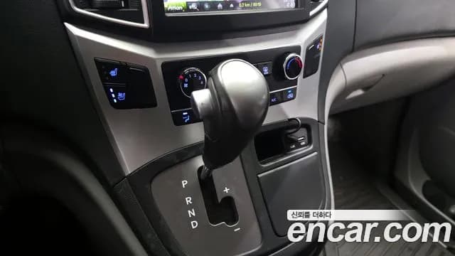 2019 Hyundai The New Grand Starex Van 5-Seater Sold VIN KMFWBX7KBKU032043 – trunk area 2019 Hyundai The New Grand Starex Van 5-Seater Sold VIN KMFWBX7KBKU032043 – trunk area