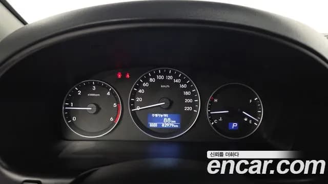 2019 Hyundai The New Grand Starex Van 3-Seater Sold VIN KMFWBX7KBKU051583 – photo 13 2019 Hyundai The New Grand Starex Van 3-Seater Sold VIN KMFWBX7KBKU051583 – photo 13