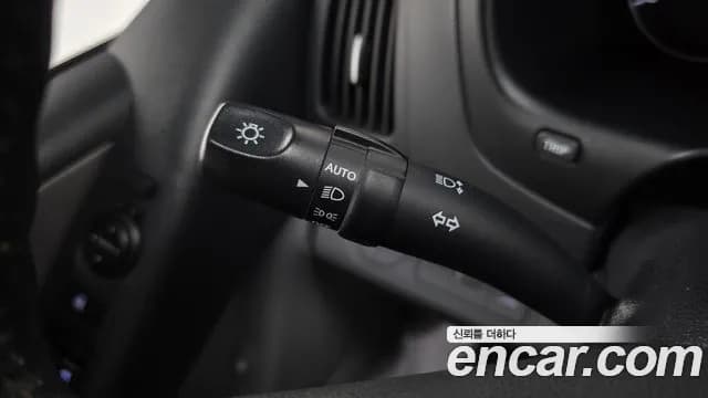 2019 Hyundai The New Grand Starex Van 5-Seater Sold VIN KMFWBX7KBKU052418 – interior seats 2019 Hyundai The New Grand Starex Van 5-Seater Sold VIN KMFWBX7KBKU052418 – interior seats