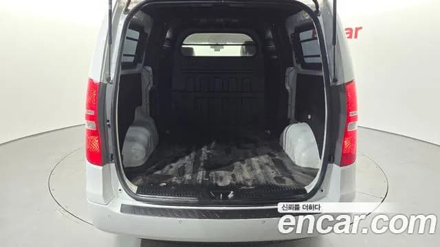2019 Hyundai The New Grand Starex Van 5-Seater Sold VIN KMFWBX7KBKU071011 – exterior detail 2019 Hyundai The New Grand Starex Van 5-Seater Sold VIN KMFWBX7KBKU071011 – exterior detail