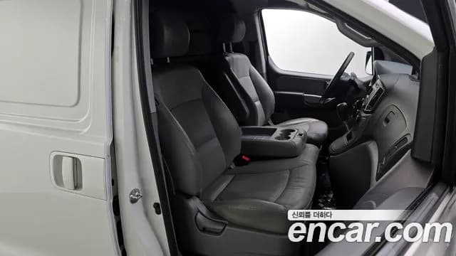 2019 Hyundai The New Grand Starex Van 3-Seater Sold VIN KMFWBX7KBKU076899 – engine bay 2019 Hyundai The New Grand Starex Van 3-Seater Sold VIN KMFWBX7KBKU076899 – engine bay