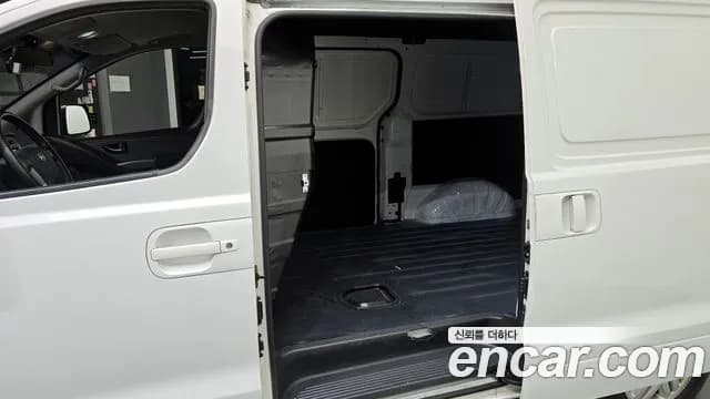 2019 Hyundai The New Grand Starex Van 3-Seater Sold VIN KMFWBX7KBKU076899 – photo 12 2019 Hyundai The New Grand Starex Van 3-Seater Sold VIN KMFWBX7KBKU076899 – photo 12