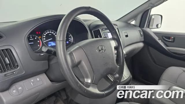 2019 Hyundai The New Grand Starex Van 3-Seater Sold VIN KMFWBX7KBKU088509 – interior seats 2019 Hyundai The New Grand Starex Van 3-Seater Sold VIN KMFWBX7KBKU088509 – interior seats