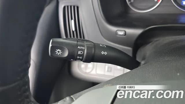 2019 Hyundai The New Grand Starex Van 3-Seater Sold VIN KMFWBX7KBKU088509 – exterior detail 2019 Hyundai The New Grand Starex Van 3-Seater Sold VIN KMFWBX7KBKU088509 – exterior detail