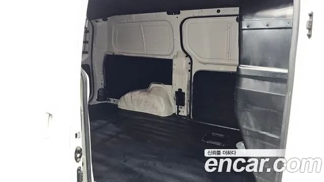 2019 Hyundai The New Grand Starex Van 3-Seater Sold VIN KMFWBX7KBKU093593 – interior seats 2019 Hyundai The New Grand Starex Van 3-Seater Sold VIN KMFWBX7KBKU093593 – interior seats
