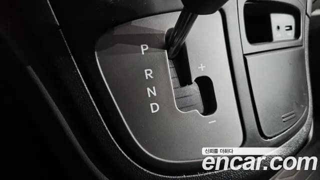 2019 Hyundai The New Grand Starex Van 3-Seater Sold VIN KMFWBX7KBKU093593 – exterior detail 2019 Hyundai The New Grand Starex Van 3-Seater Sold VIN KMFWBX7KBKU093593 – exterior detail