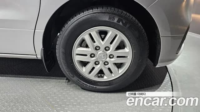 2019 Hyundai The New Grand Starex Van 3-Seater Sold VIN KMFWBX7KBKU095383 – exterior detail 2019 Hyundai The New Grand Starex Van 3-Seater Sold VIN KMFWBX7KBKU095383 – exterior detail