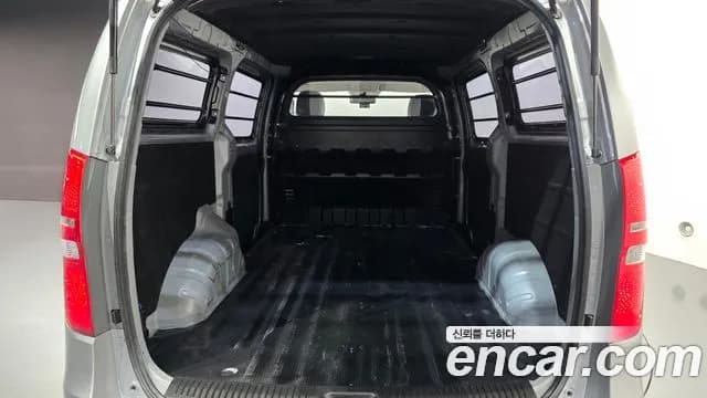 2019 Hyundai The New Grand Starex Van 3-Seater Sold VIN KMFWBX7KBKU095477 – exterior detail 2019 Hyundai The New Grand Starex Van 3-Seater Sold VIN KMFWBX7KBKU095477 – exterior detail