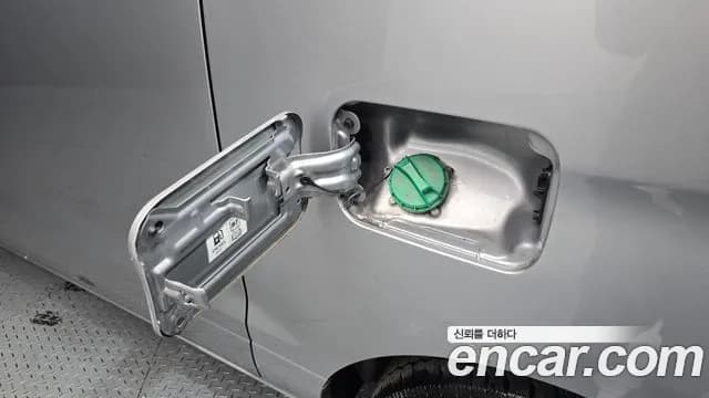 2019 Hyundai The New Grand Starex Van 3-Seater Sold VIN KMFWBX7KBKU096389 – interior seats 2019 Hyundai The New Grand Starex Van 3-Seater Sold VIN KMFWBX7KBKU096389 – interior seats