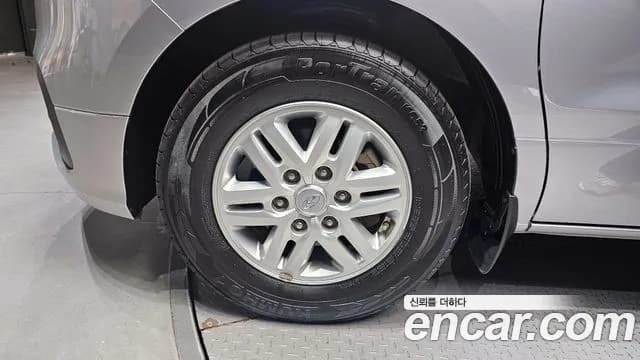 2019 Hyundai The New Grand Starex Van 5-Seater Sold VIN KMFWBX7KBKU994307 – interior seats 2019 Hyundai The New Grand Starex Van 5-Seater Sold VIN KMFWBX7KBKU994307 – interior seats