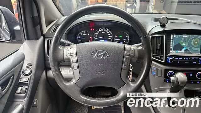 2019 Hyundai The New Grand Starex Van 5-Seater Sold VIN KMFWBX7KBKU994307 – exterior detail 2019 Hyundai The New Grand Starex Van 5-Seater Sold VIN KMFWBX7KBKU994307 – exterior detail