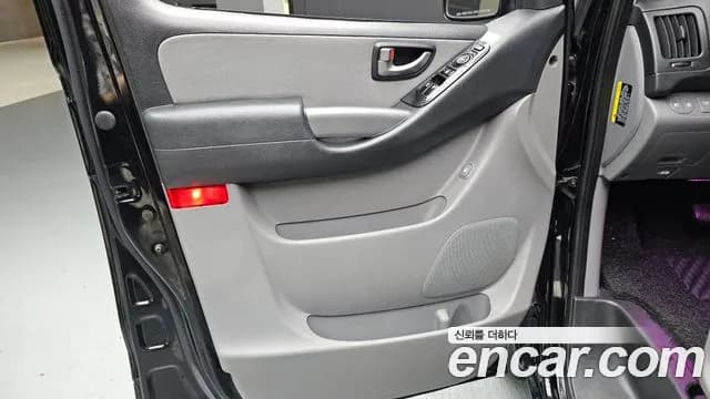 2019 Hyundai The New Grand Starex Van 5-Seater Sold VIN KMFWBX7KBKU998805 – exterior detail 2019 Hyundai The New Grand Starex Van 5-Seater Sold VIN KMFWBX7KBKU998805 – exterior detail