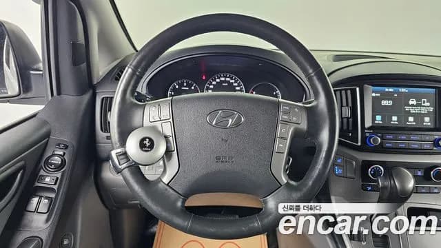 2020 Hyundai The New Grand Starex Van 5-Seater Sold VIN KMFWBX7KBLU124309 – interior seats 2020 Hyundai The New Grand Starex Van 5-Seater Sold VIN KMFWBX7KBLU124309 – interior seats