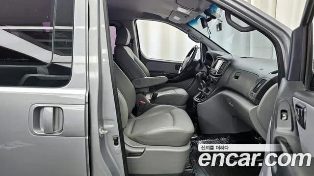 2020 Hyundai The New Grand Starex Van 5-Seater Sold VIN KMFWBX7KBLU128905 – interior seats 2020 Hyundai The New Grand Starex Van 5-Seater Sold VIN KMFWBX7KBLU128905 – interior seats