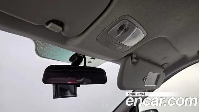 2020 Hyundai The New Grand Starex Van 3-Seater Sold VIN KMFWBX7KBLU145210 – exterior detail 2020 Hyundai The New Grand Starex Van 3-Seater Sold VIN KMFWBX7KBLU145210 – exterior detail