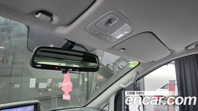 2020 Hyundai The New Grand Starex Van 3-Seater Sold VIN KMFWBX7KBLU147225 – trunk area 2020 Hyundai The New Grand Starex Van 3-Seater Sold VIN KMFWBX7KBLU147225 – trunk area