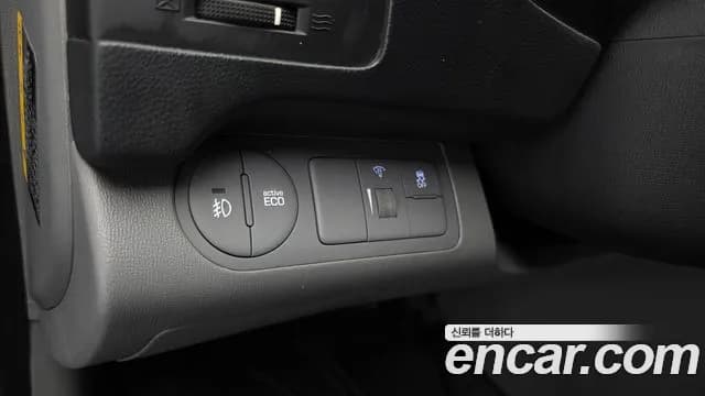 2020 Hyundai The New Grand Starex Van 3-Seater Sold VIN KMFWBX7KBLU147225 – photo 25 2020 Hyundai The New Grand Starex Van 3-Seater Sold VIN KMFWBX7KBLU147225 – photo 25
