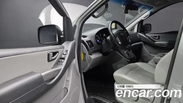 2021 Hyundai The New Grand Starex Van 3-Seater Sold VIN KMFWBX7KBMU156690 – exterior detail 2021 Hyundai The New Grand Starex Van 3-Seater Sold VIN KMFWBX7KBMU156690 – exterior detail