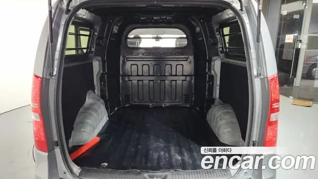 2021 Hyundai The New Grand Starex Van 5-Seater Sold VIN KMFWBX7KBMU160878 – exterior detail 2021 Hyundai The New Grand Starex Van 5-Seater Sold VIN KMFWBX7KBMU160878 – exterior detail
