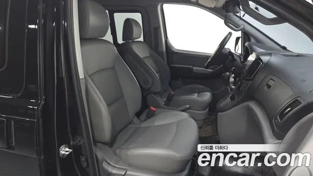 2021 Hyundai The New Grand Starex Van 5-Seater Sold VIN KMFWBX7KBMU164548 – interior seats 2021 Hyundai The New Grand Starex Van 5-Seater Sold VIN KMFWBX7KBMU164548 – interior seats